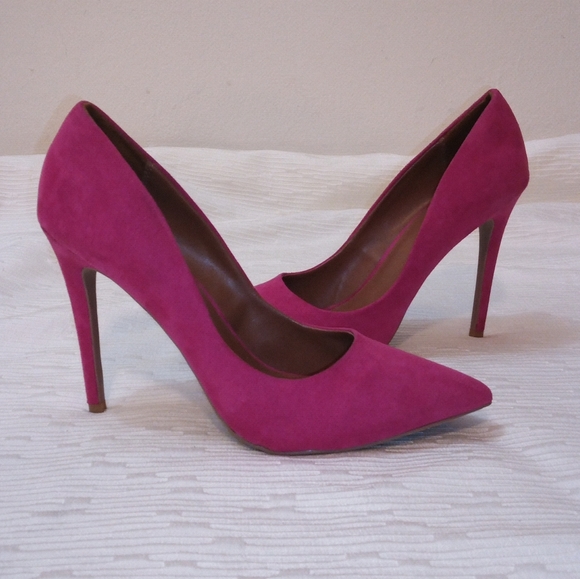Steve Madden Shoes - Pink Steve Madden pumps size 8